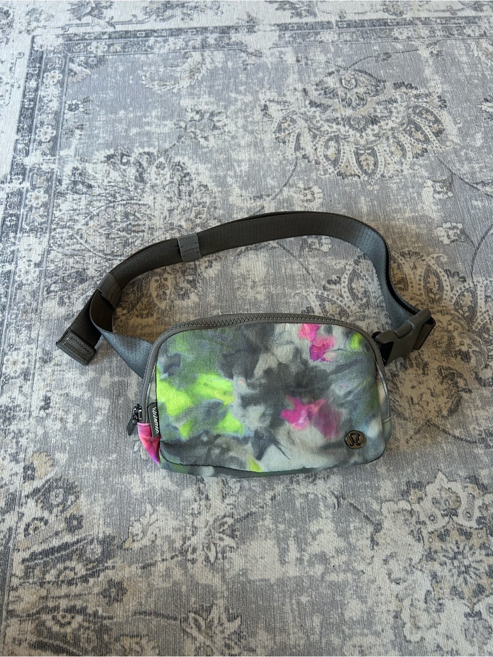 Lululemon Everywhere Belt Bag – Hyper Dye Rover Multi